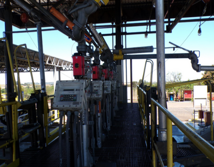 PLATAFORMA DE CARREGAMENTO E DESCARREGAMENTO